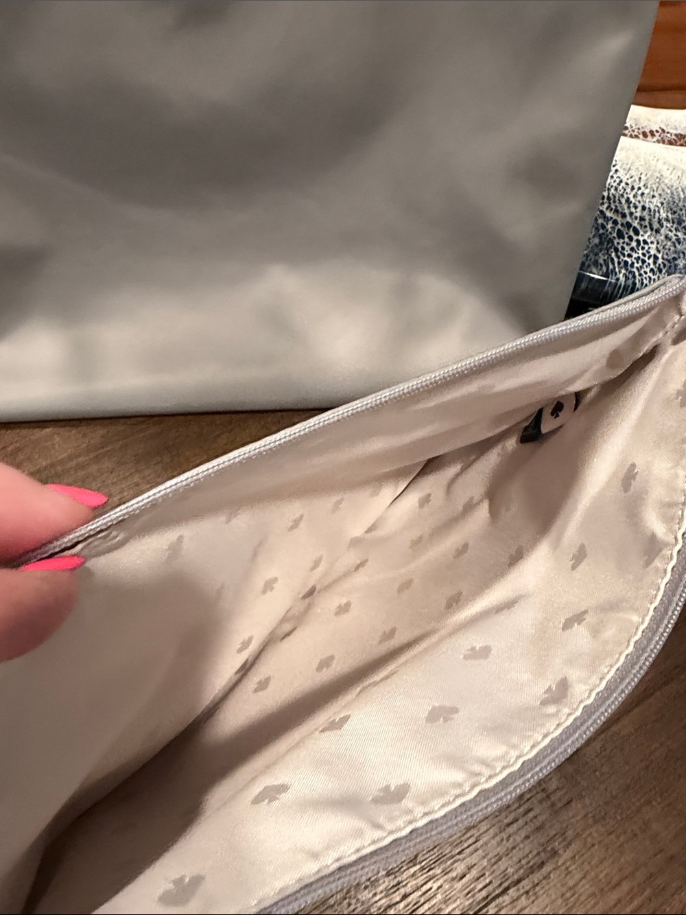kate spade Gray Tote with Matching Large Wristlet/Pouch EUC - Picture 6 of 7